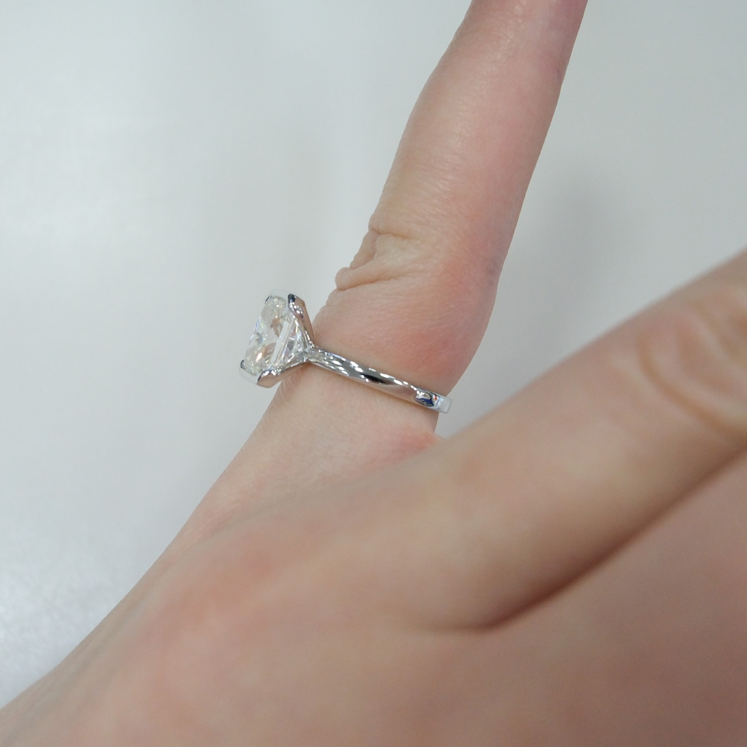 Серебряное кольцо с кубическим цирконием